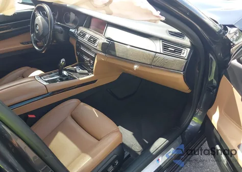 2015 BMW 750Li z USA, uszkodzony, nr VIN WBAYE8C55FD782482